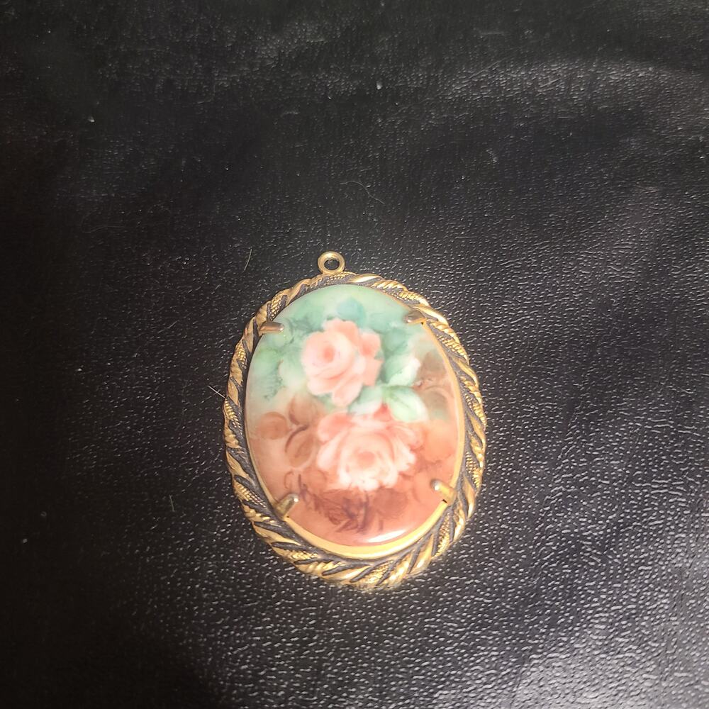 Vintage 80s floral resin hand-painted style gold vignette pendant